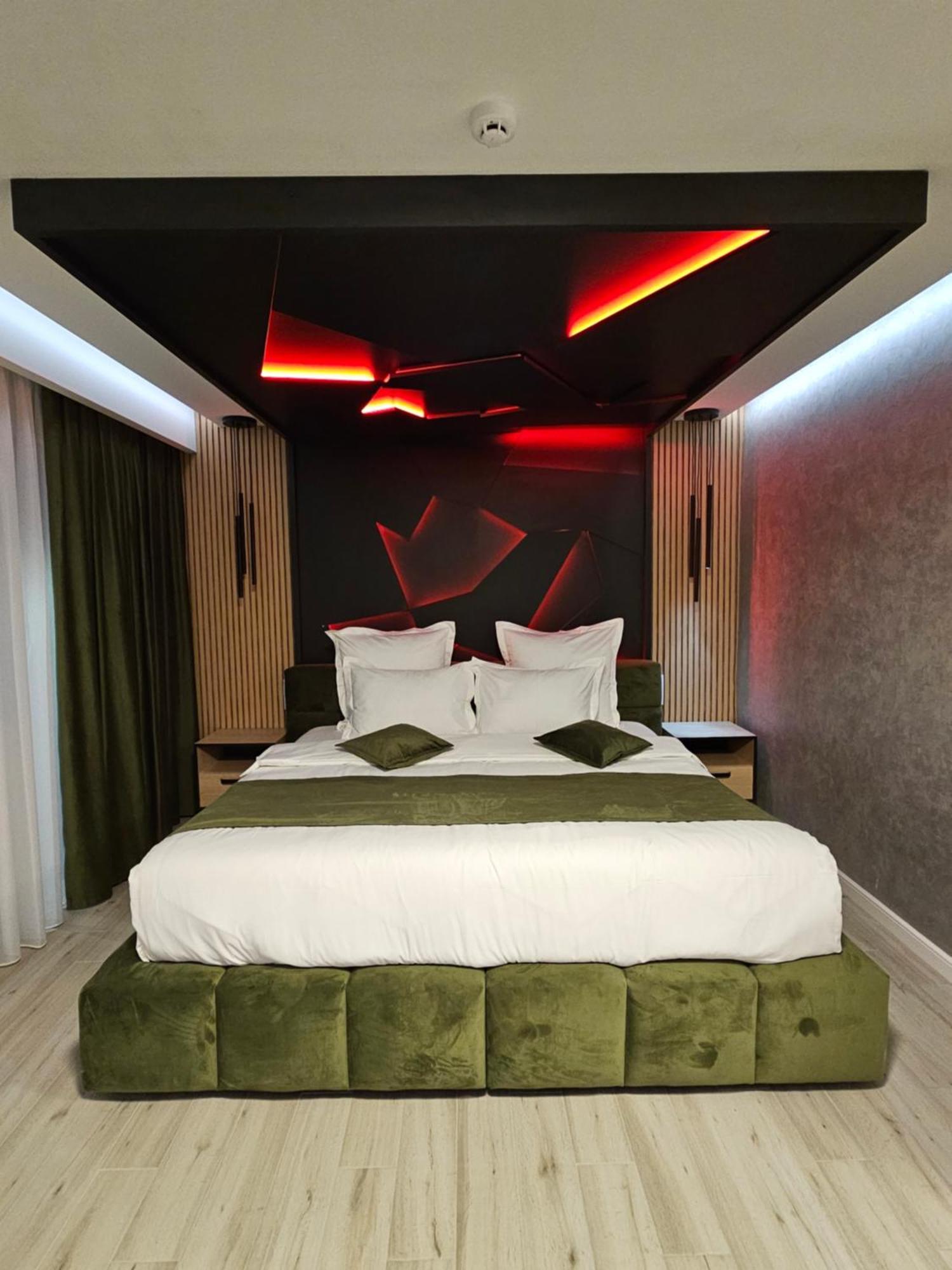 Monarc Boutique Aparthotel - Self Check-In Visan Экстерьер фото