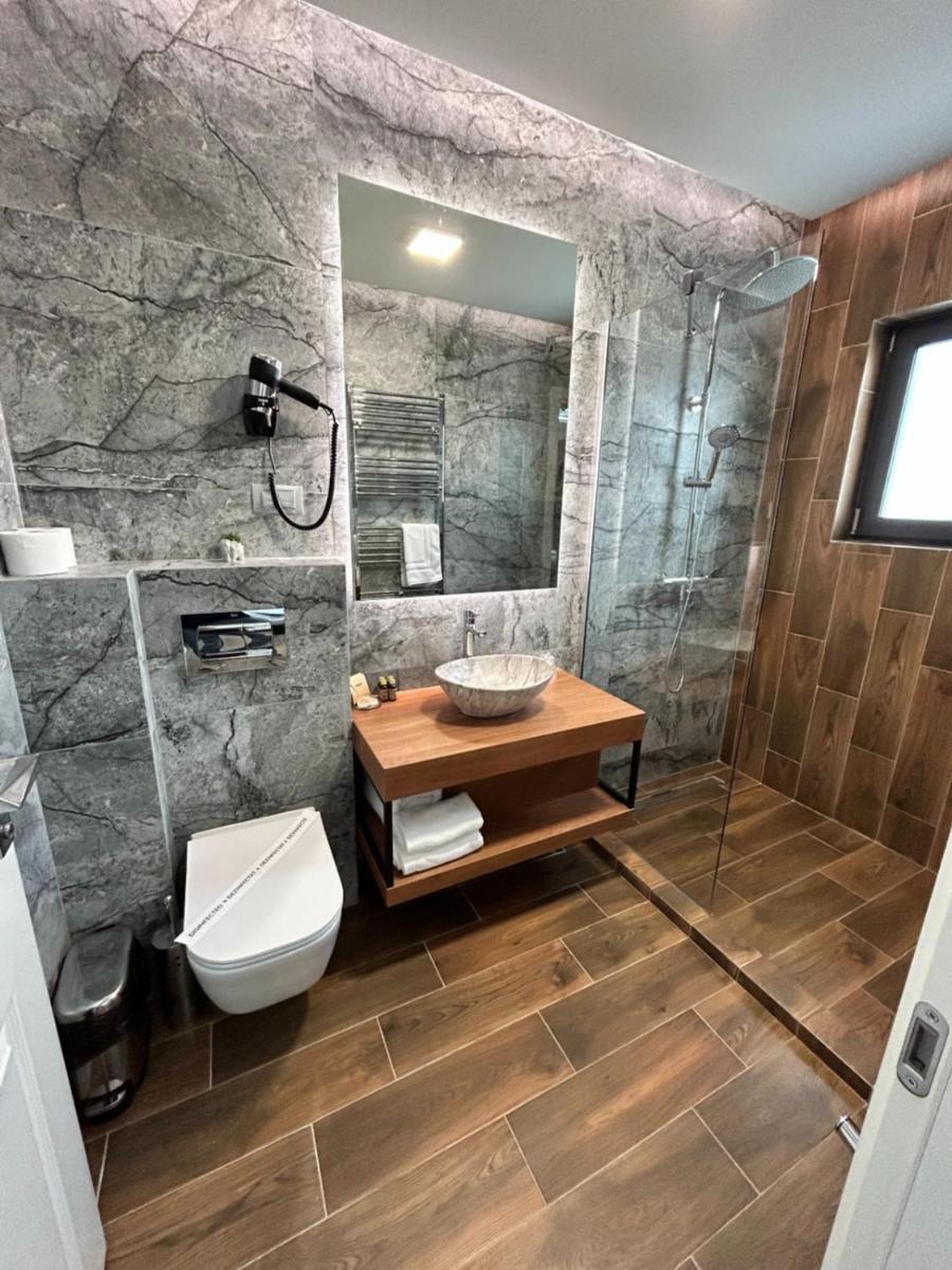 Monarc Boutique Aparthotel - Self Check-In Visan Экстерьер фото