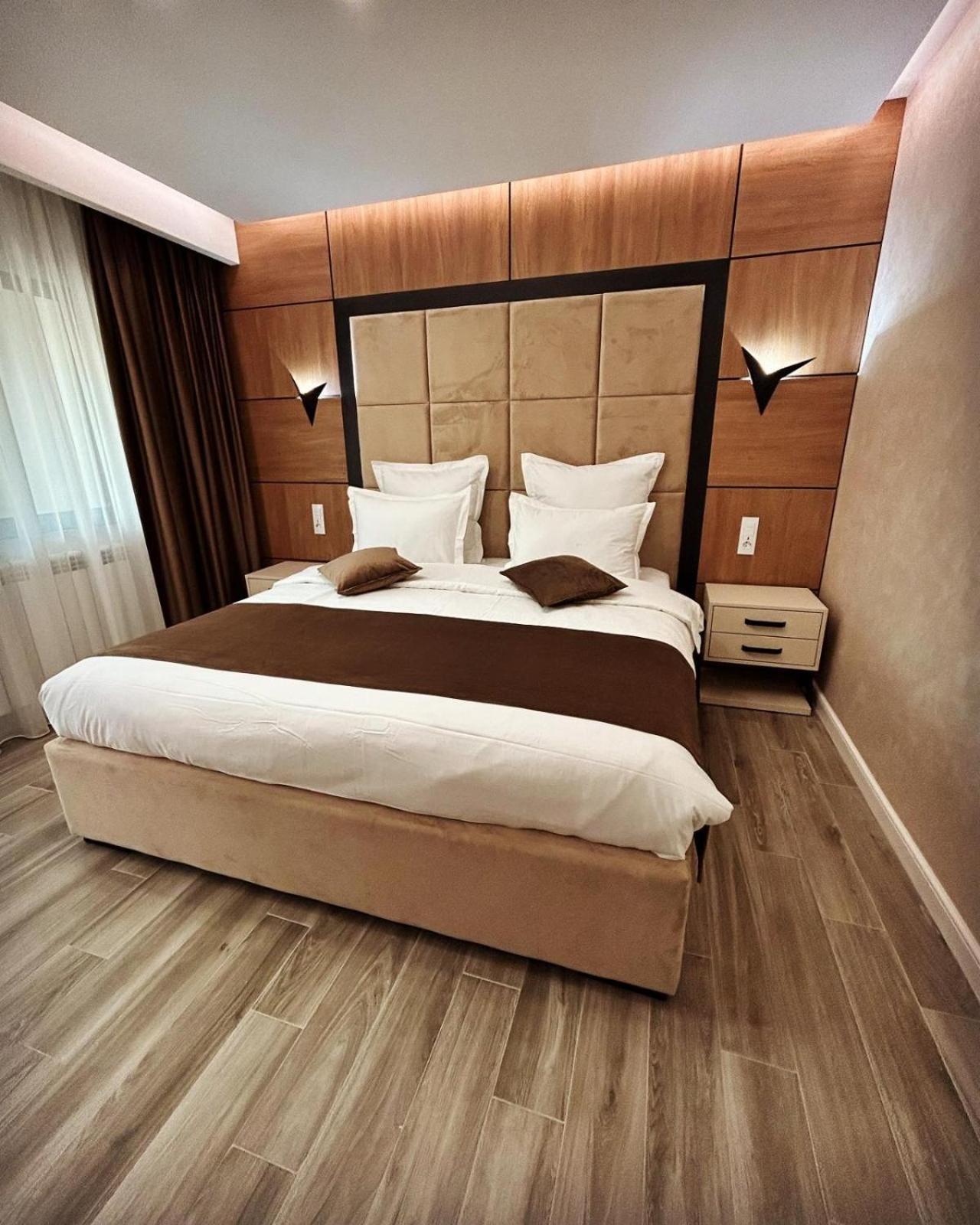 Monarc Boutique Aparthotel - Self Check-In Visan Экстерьер фото