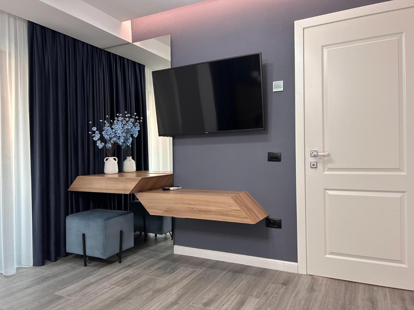 Monarc Boutique Aparthotel - Self Check-In Visan Экстерьер фото